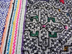 アマゾンの先住民族 シピボ族の刺繍布